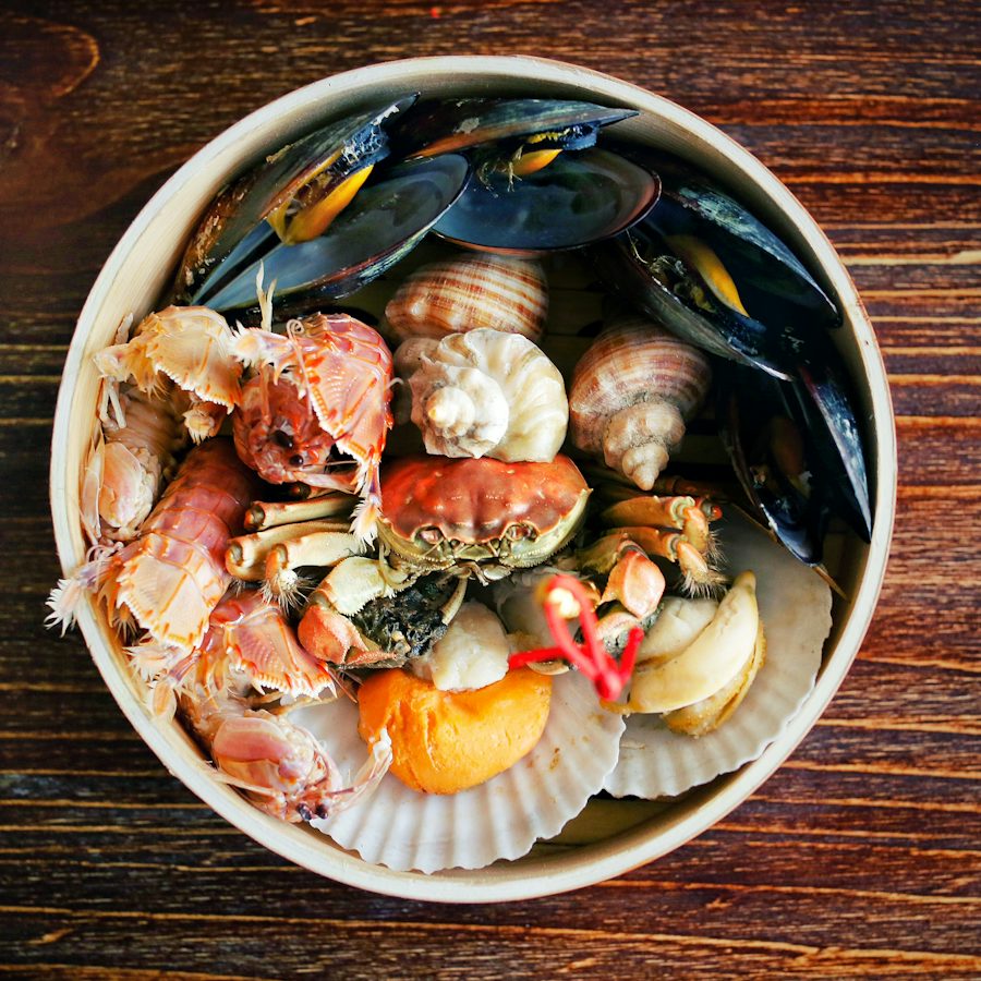 A bowl of shellfish